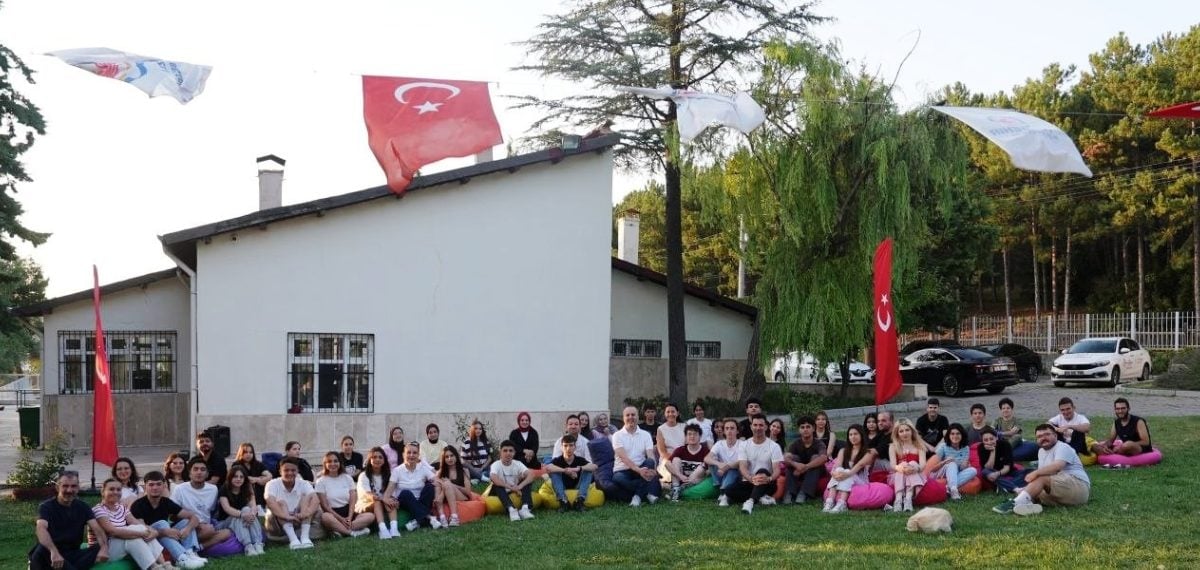 Cankurtaran Yaz Gençlik Kampı kapanışını sertifika töreniyle tamamladı