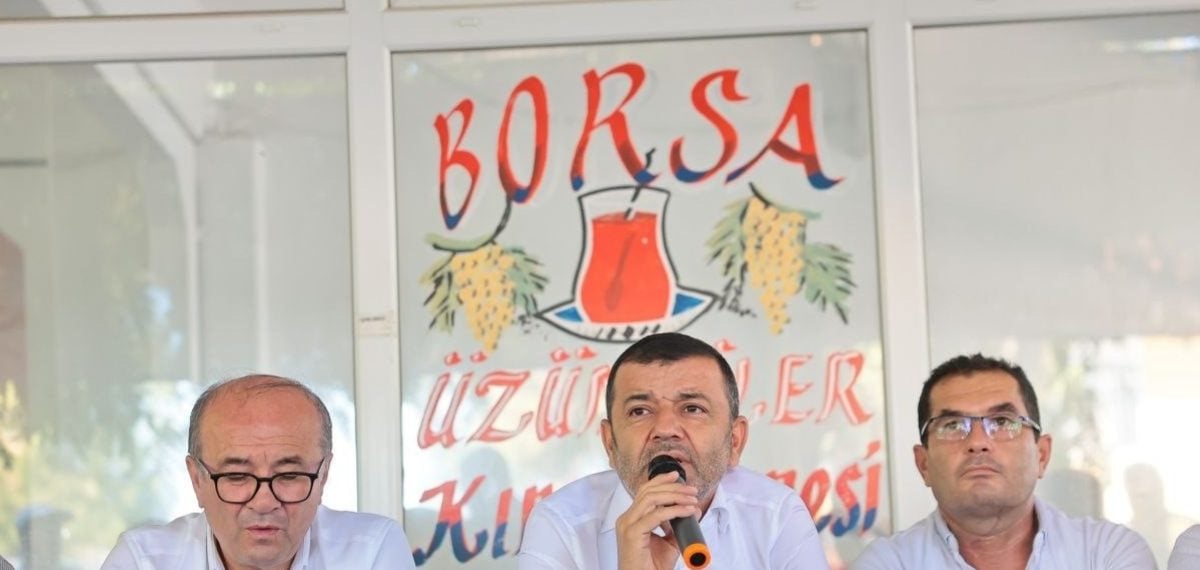 Çavuşoğlu Yenicekent’te Buldan üzüm üreticileriyle buluştu, taban fiyat vurgusu yaptı