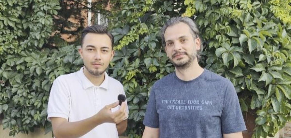 Çekici kasasında tıraş anı sosyal medyada gündem oldu