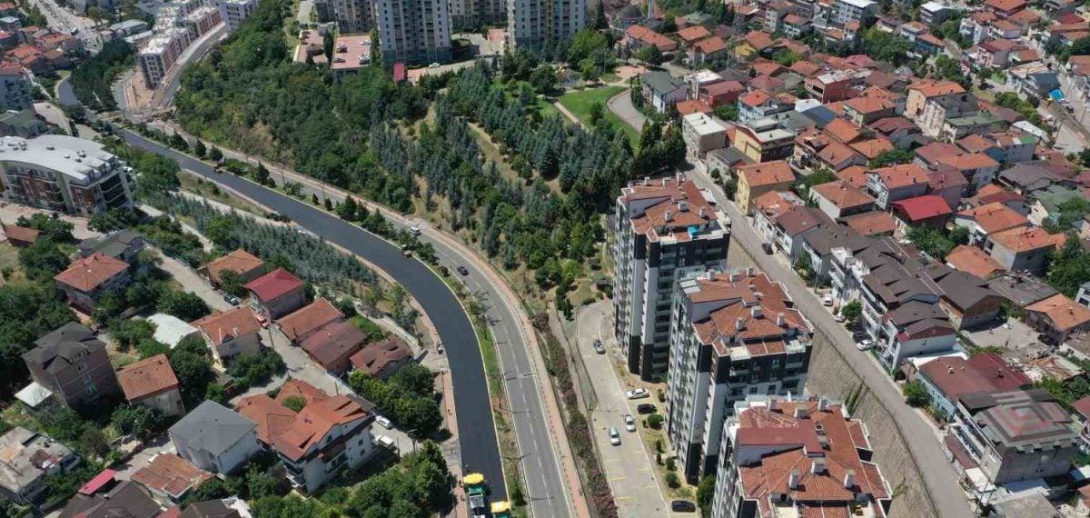 Çelikhane cürufundan üretilen yüksek performanslı asfalt Gazanfer Bilge Bulvarı’nda uygulandı