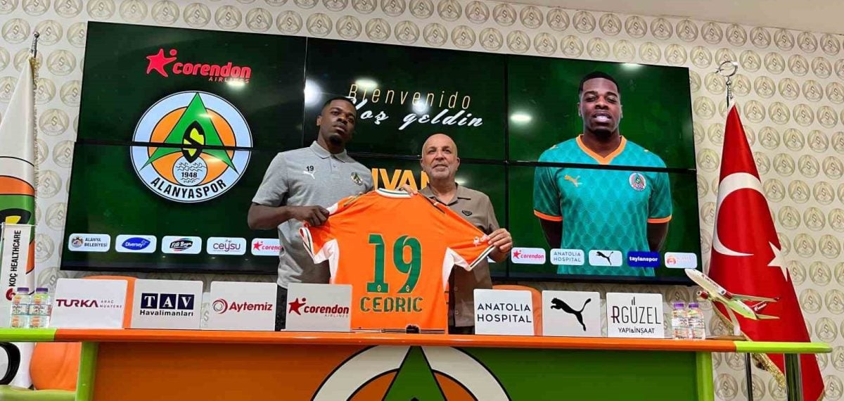 Corendon Alanyaspor, Ivan Cedric ile 4 yıllık sözleşme imzaladı