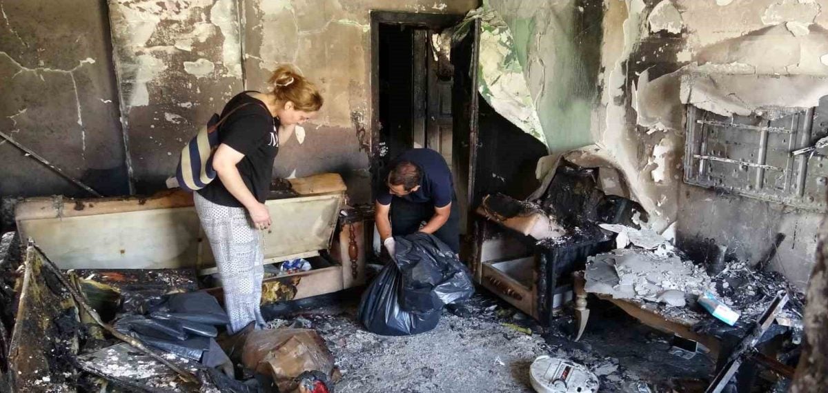 Defne’de patlamalı yangın: Anne ve oğlu yanarak yaralandı