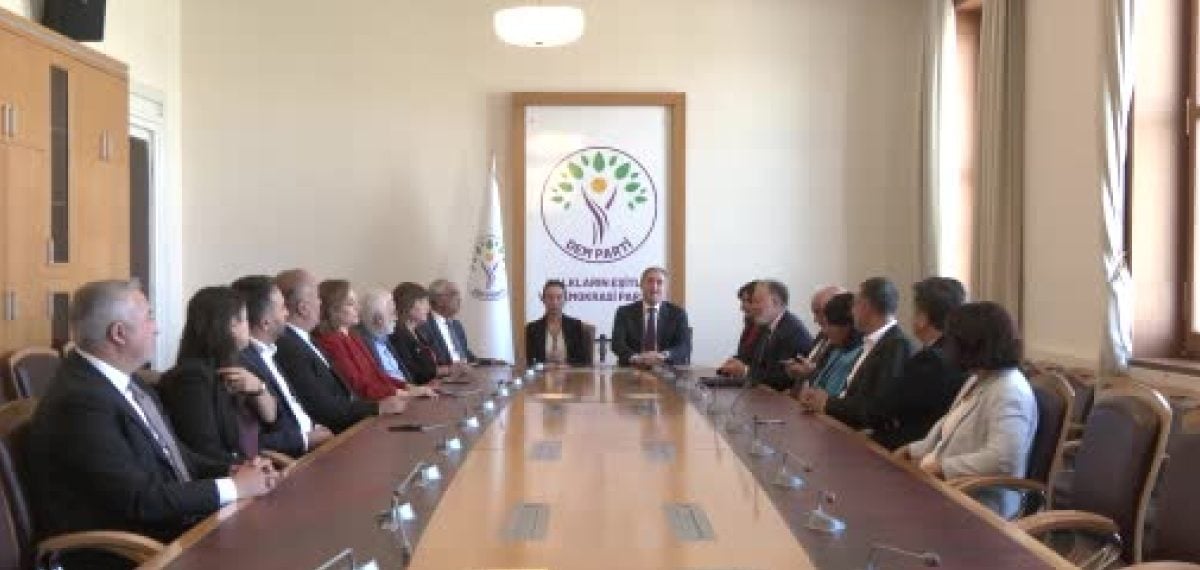 DEM Parti liderleri Meclis’te Milli Dayanışma Kanun Teklifini imzaladı
