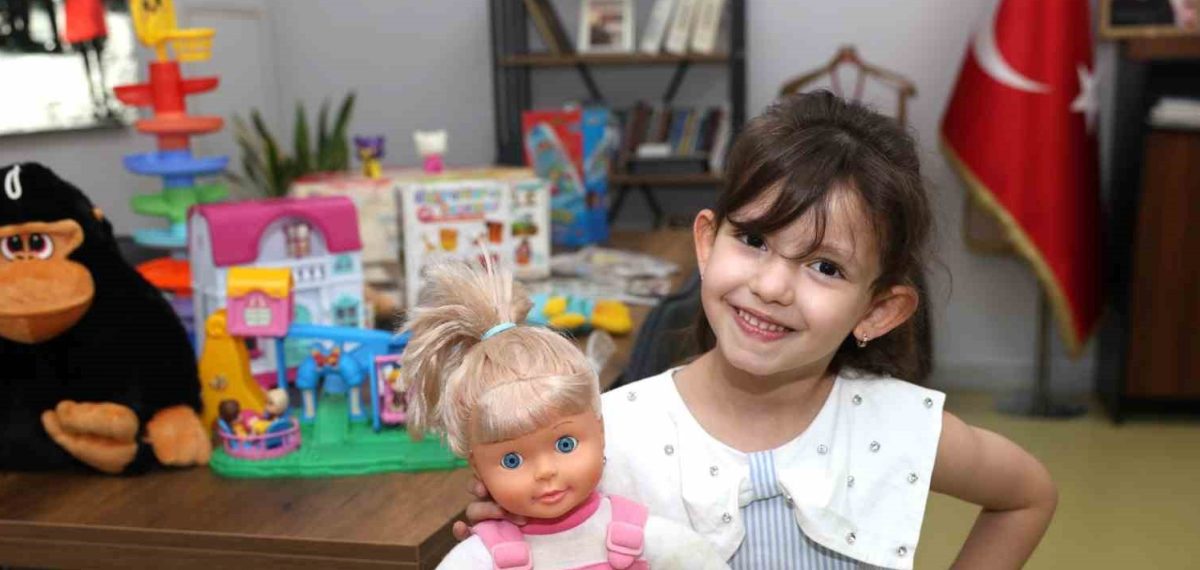 Demirkapı’da Oyun Evi ve Oyuncak Kütüphanesi açılıyor, ilk bağış 4,5 yaşındaki Defne’den