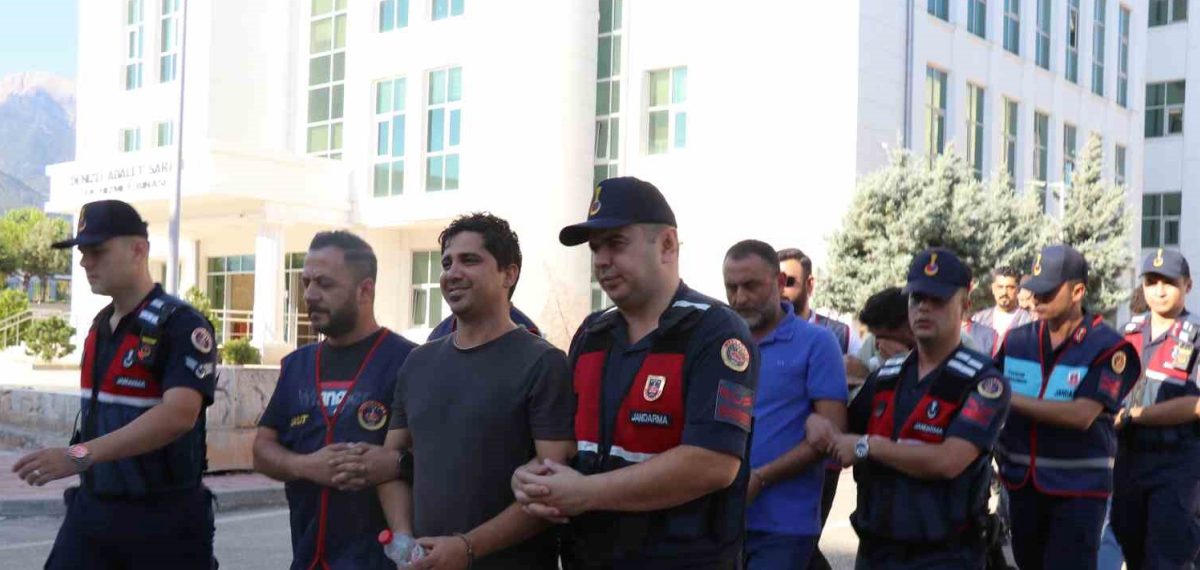 Denizli’de haraç çetesi operasyonu: 7 kişi gözaltından tutuklandı