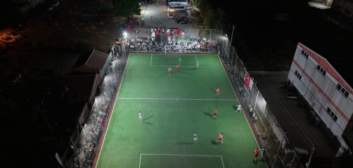 Dereyalak Köyü Derneği, İnönü’de 10. Halı Saha Turnuvasını Kazandı