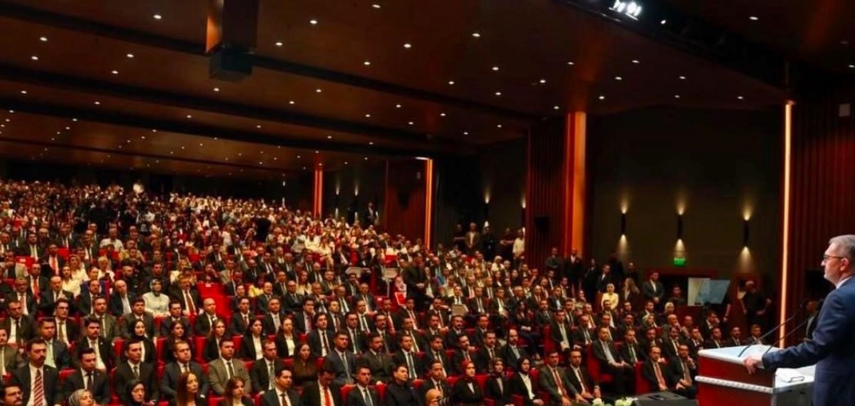 Dijital Çağda Kamu İletişimi paneli ve sosyal medya rehberi tanıtıldı