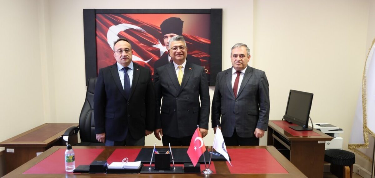 DPÜ’de idari atamalar yapıldı yeni yöneticiler görevine başladı