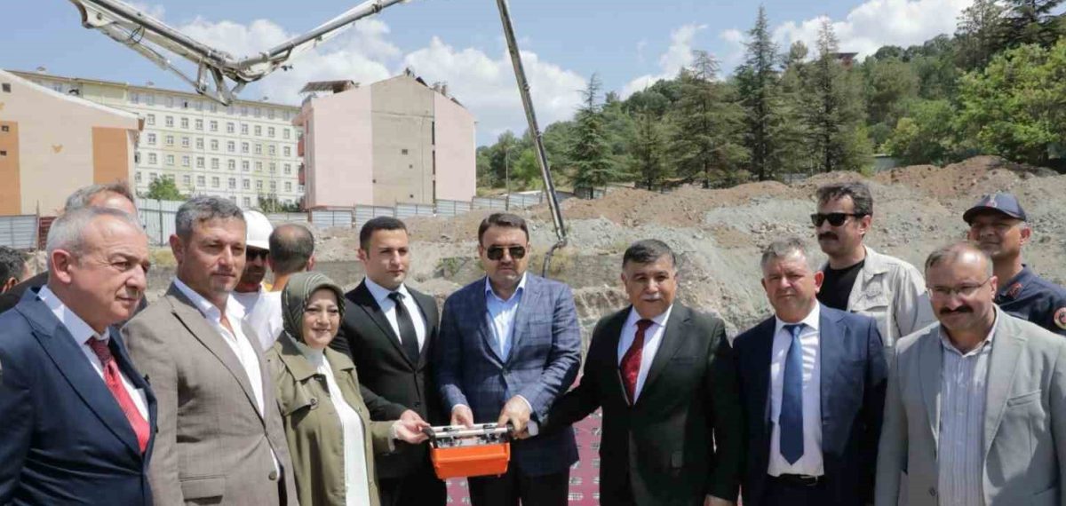 Emet’te Yeni Hükümet Konağı’nın temeli atıldı, protokol katıldı