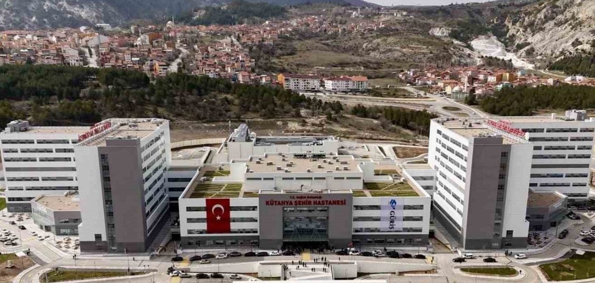 Epidural anestezi ile 76 yaşındaki endometrium kanseri hastasına laparoskopik ameliyat başarıyla yapıldı