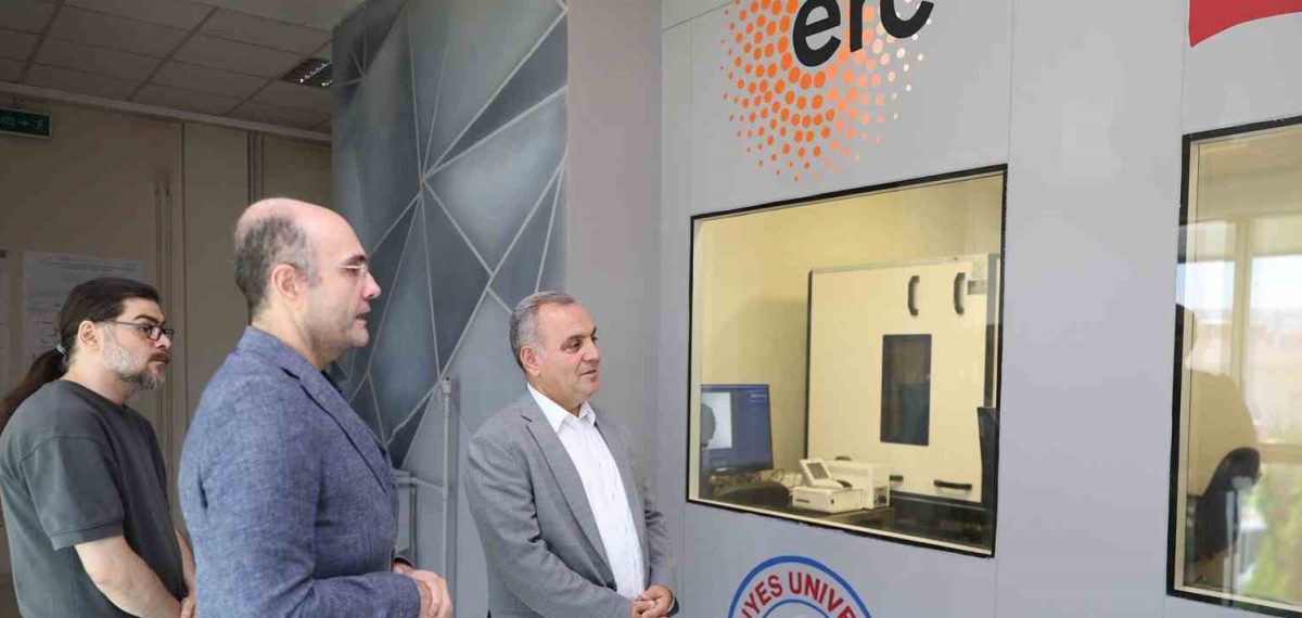 Erciyes Üniversitesi’ne ERC destekli yüzey araştırmaları laboratuvarı kuruldu