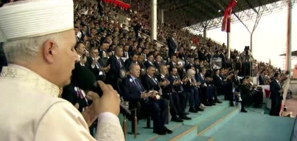 Erdoğan, Jandarma ve Sahil Güvenlik Akademisi mezuniyetinde terörsüz Türkiye vurgusu yaptı