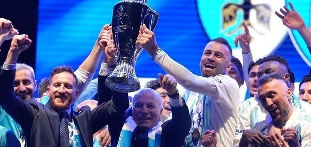 Erzurumspor kaptanları Yumlu ve Ovacıklı kulüpte 5 yılı tamamladı