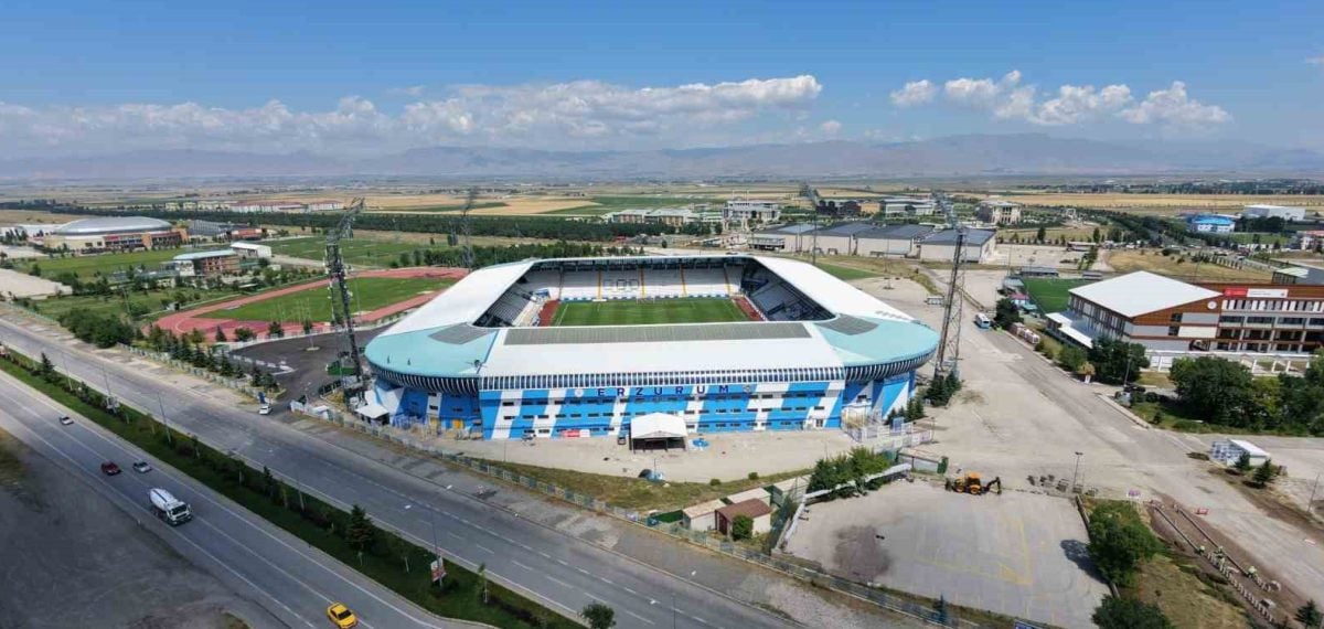 Erzurumspor statı güçlendirildi, dört tribünle 21.374 seyirciye açıldı
