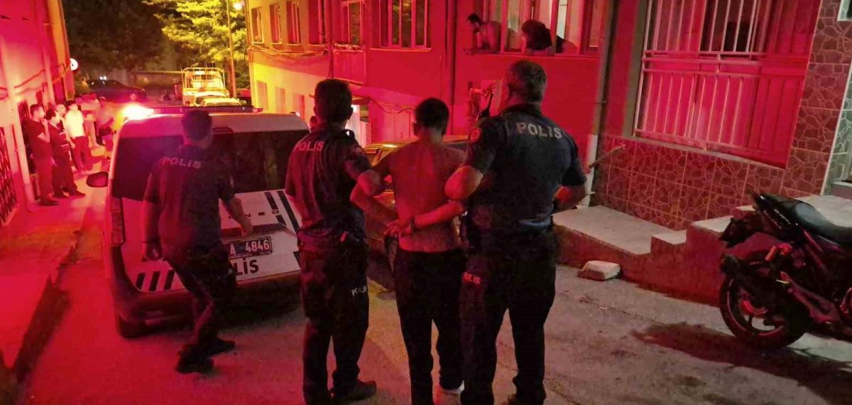 Eskişehir’de apartman kavgasında biber gazıyla etkisiz hale getirilen genç gözaltına alındı