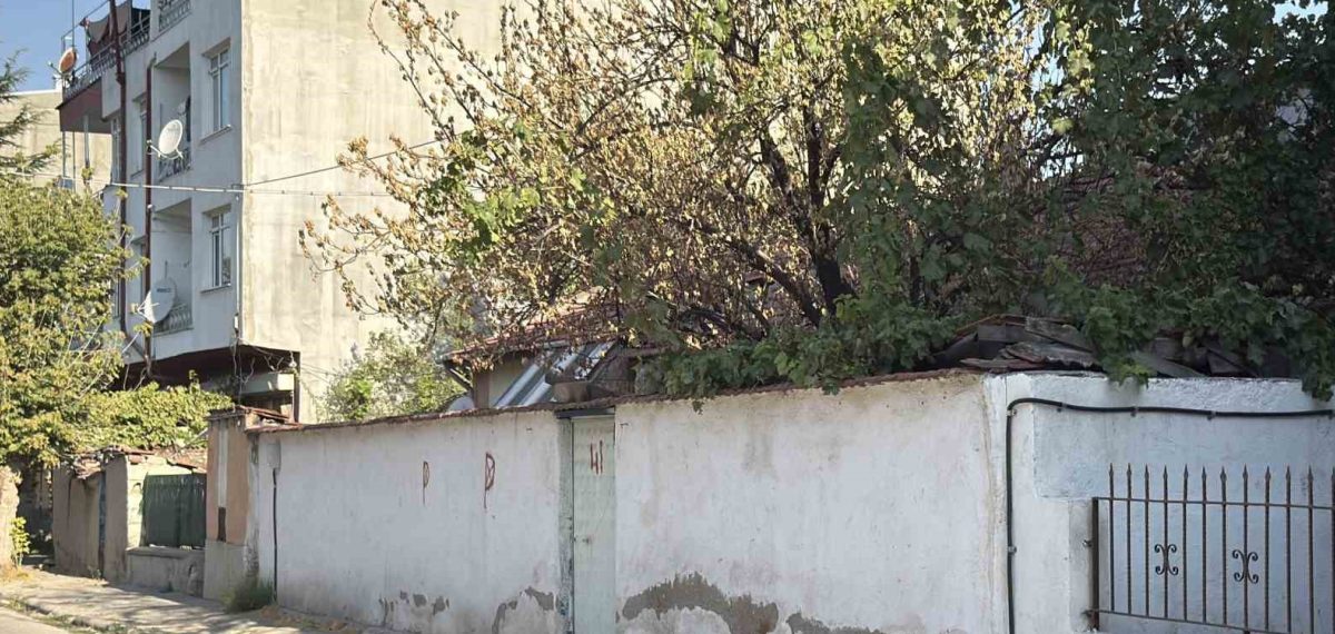 Eskişehir’de ev sahibiyle tartışma kanlı bitti; misafir hayatını kaybetti