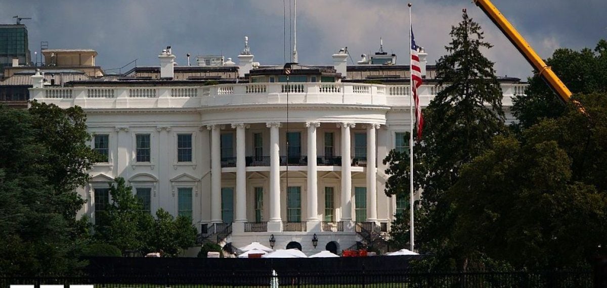 Ex-White House Teleprompter Operator Ordered to Pay $172,000 for Betting
