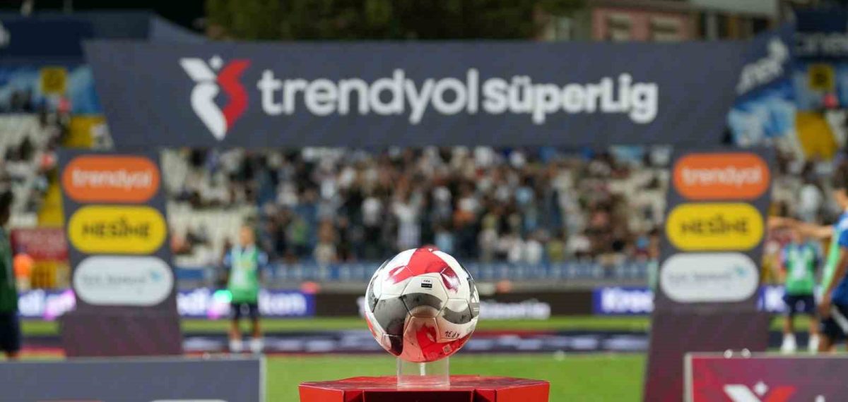 Fenerbahçe-Beşiktaş derbisi 5 Eylül’e alındı, Başakşehir–Galatasaray cuma oynanacak