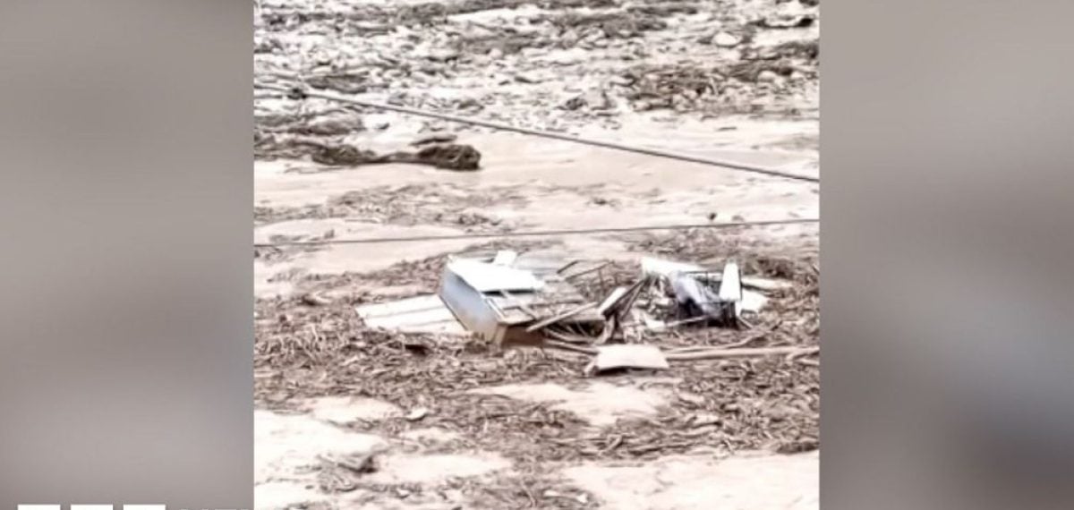 Flash flood strands more than 20 people in Grand Canyon’s Bright Angel area