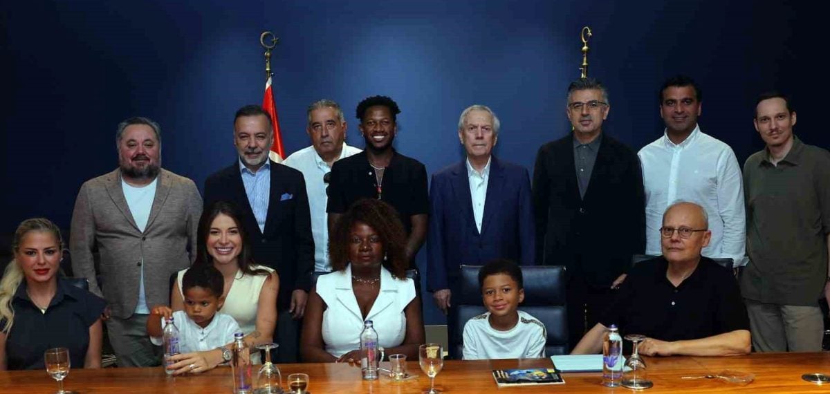 Fred, Fenerbahçe’ye veda etti ve Başkan Aziz Yıldırım ile buluştu
