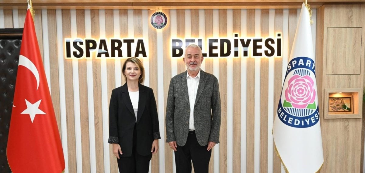Gagavuz Milletvekili İvanna Köksal Isparta Belediye Başkanı’nı ziyaret etti