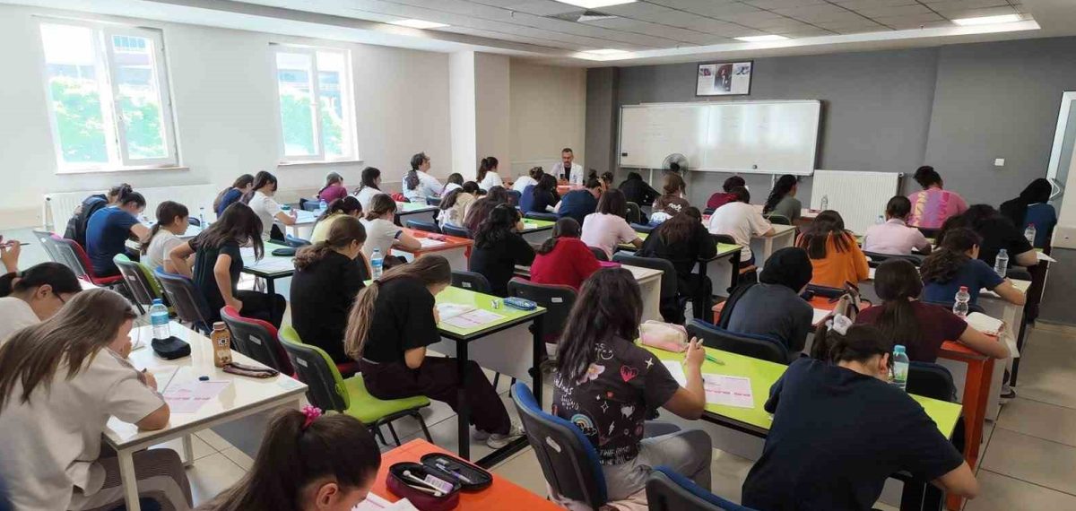 Genç KAYMEK’in LGS denemesi öğrencilerin seviyesini ölçtü, ücretsiz kurslar sürüyor