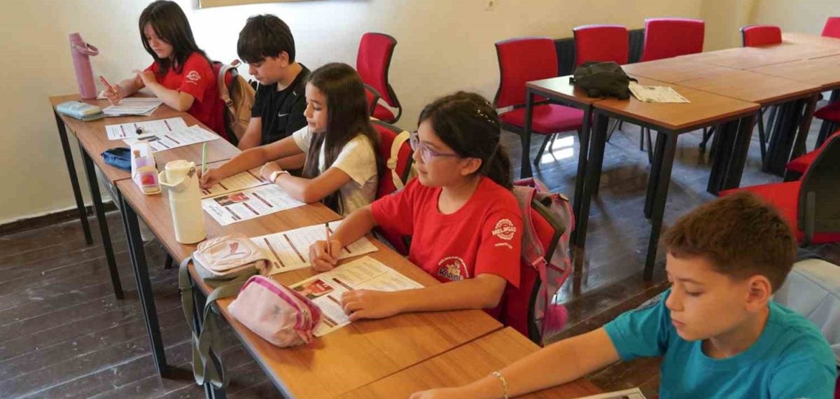 Gesi Kamp’ta 10-12 yaş İngilizce Yaz Kampı tamamlandı, katılımcılara sertifika verildi