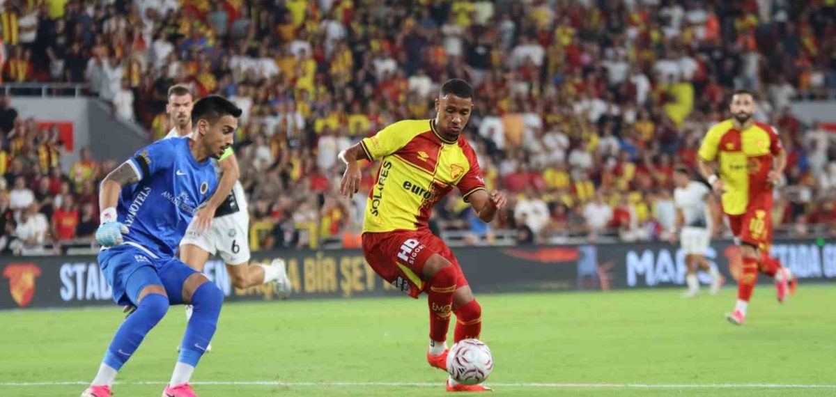 Göztepe ile Gençlerbirliği golsüz başladı, ilk yarıda tehlikeli ataklar yaşandı