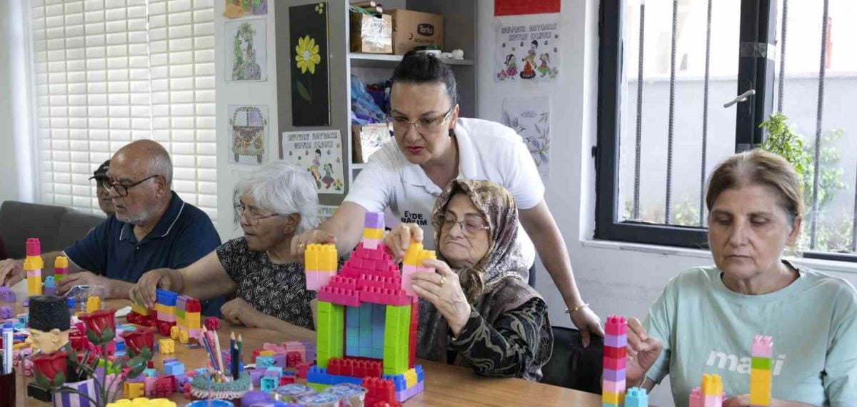 Gülümse Alzheimer Merkezi hastalara gündüz bakım ve etkinlik desteği sunuyor