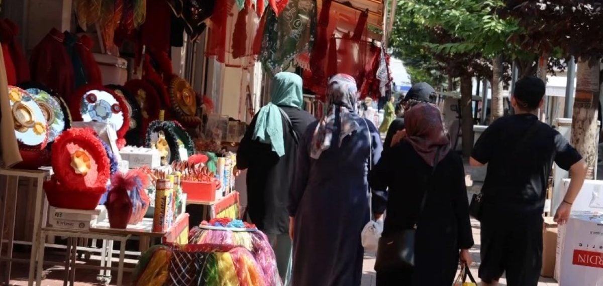 Gurbetçilerin gelişi Kırşehir esnafına yaz sezonunda can suyu oldu