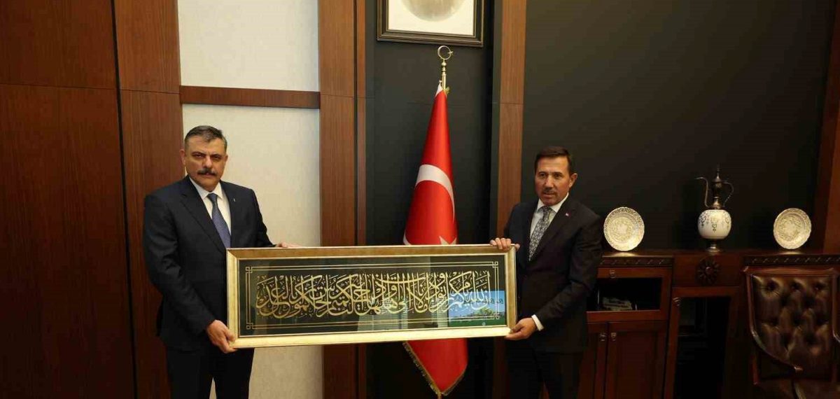 İçişleri Bakanı Çiftçi, Karatay Belediyesi’ni ziyaret ederek projeleri inceledi