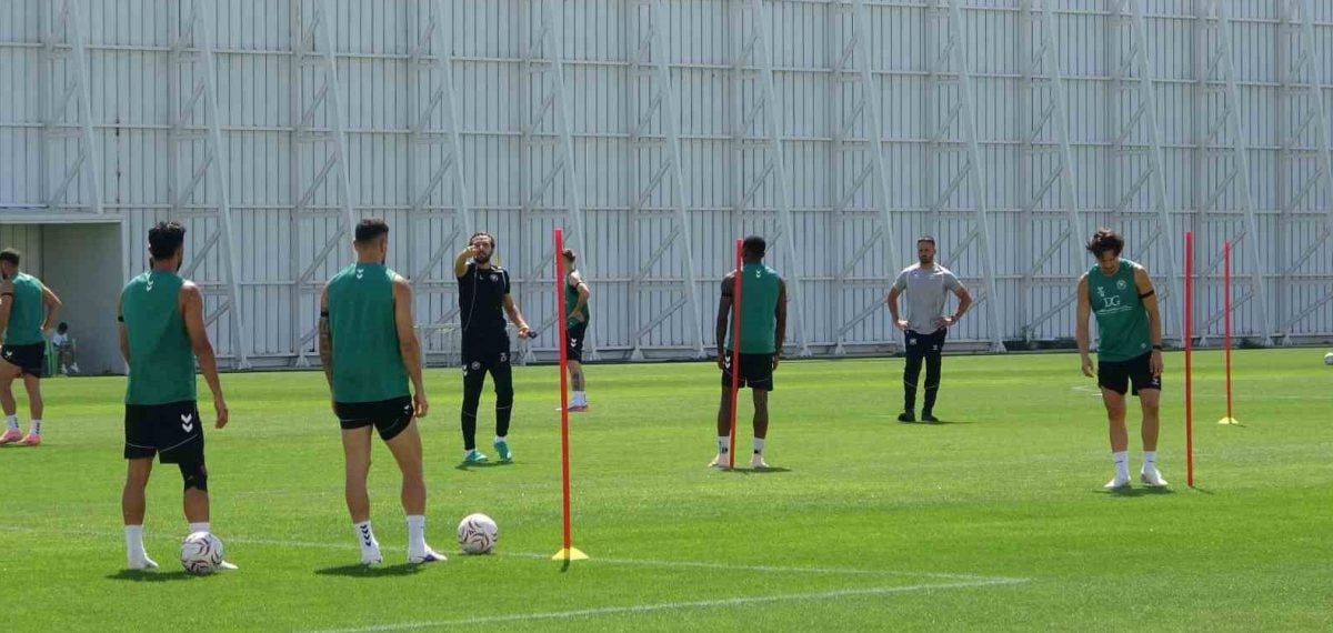 İlhan Palut: Fenerbahçe deplasmanında takım en iyi şekilde mücadele edecek