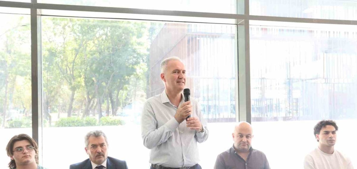 İnegöl’de YKS’de ilk 30 bine giren 57 öğrenci Belediye Başkanı ile buluştu