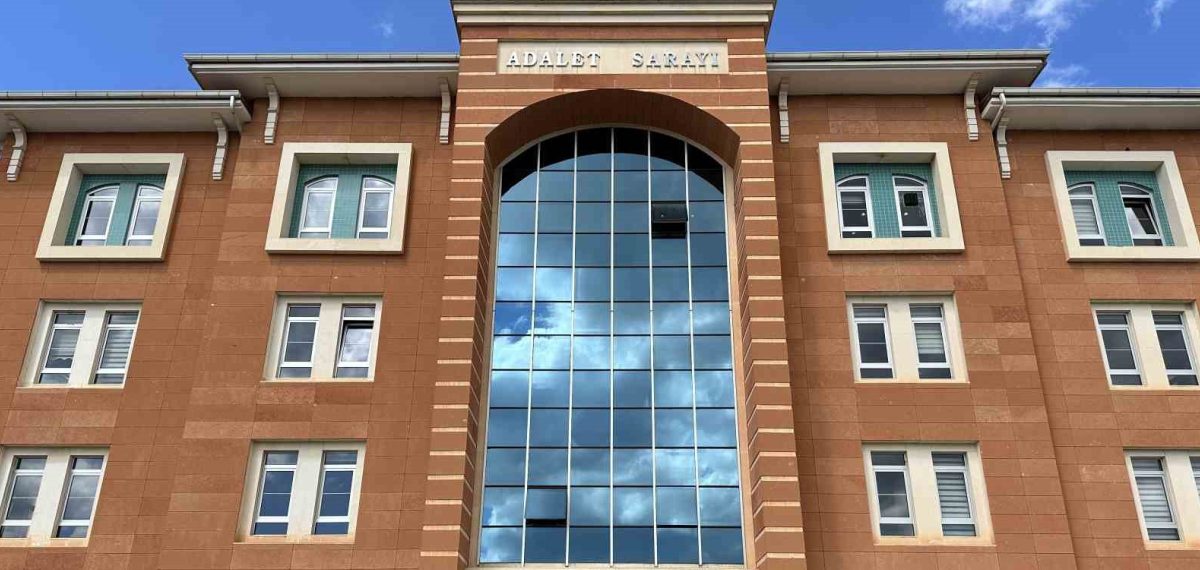 İstinaftan dönen kararla yeniden yargılanan servis şoförü mahkemece tahliye edildi