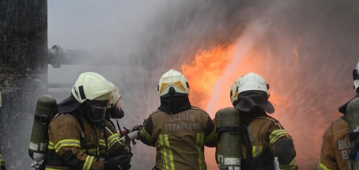İzmir İtfaiyesi Temmuzda 4 bin 316 olaya müdahale etti, 295 kişi kurtarıldı