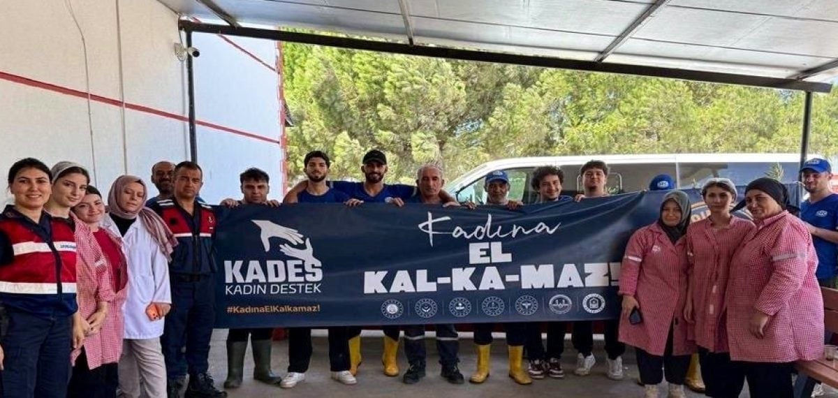 Jandarma Karacabey’de KADES tanıtımı yaparak vatandaşları bilgilendirdi