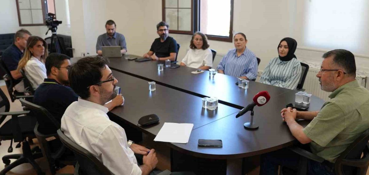Karabük Üniversitesi rektörü iletişim fakültesinde akademik performans ve yapay zekâyı gündeme taşıdı