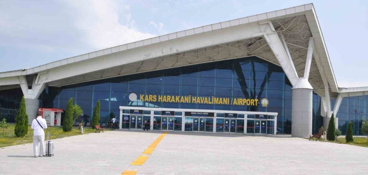 Kars Harakani Havalimanı ilk 6 ayda 307 bin 797 yolcu ağırladı