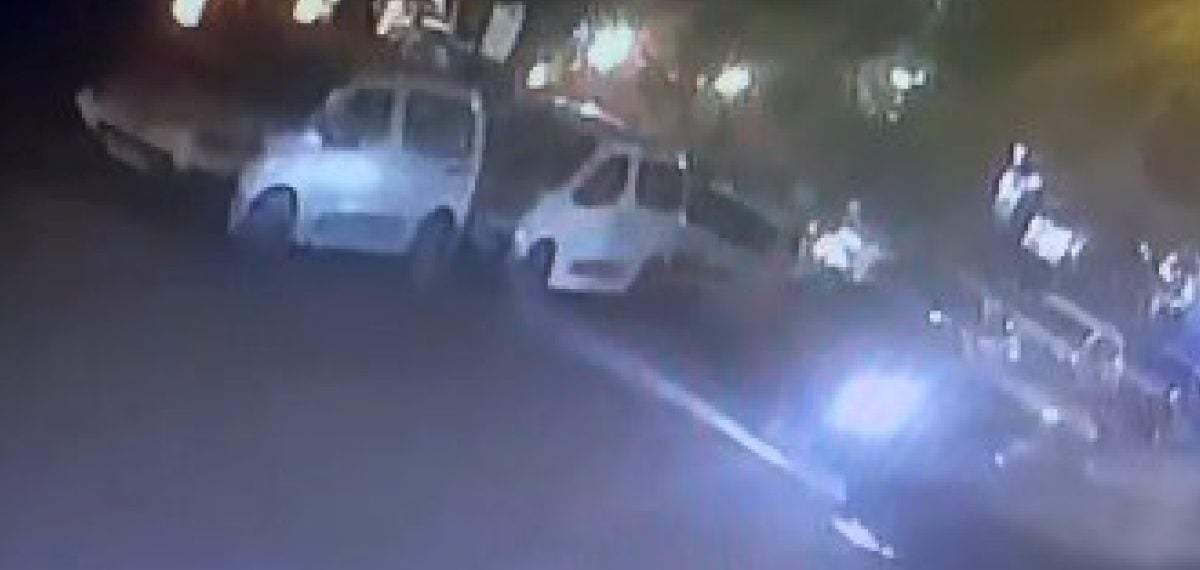 Kars’ta kavşakta iki otomobil çarpıştı, dört kişi hafif yaralandı