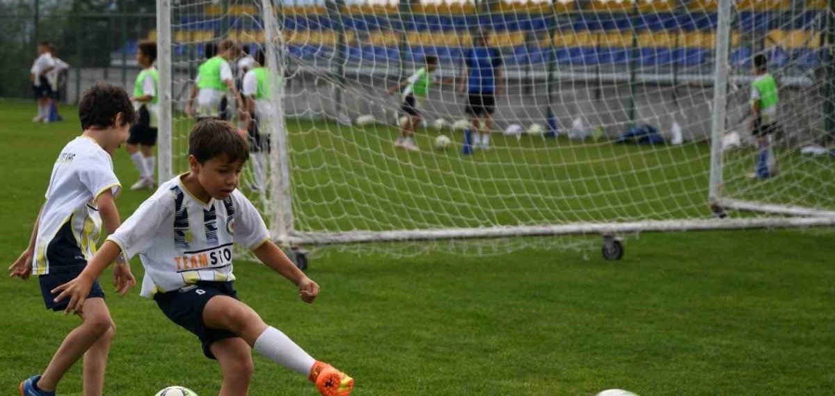 Kastamonu’da 120 çocukla tamamlanan yaz futbol okulu duygulu kapanış yaptı