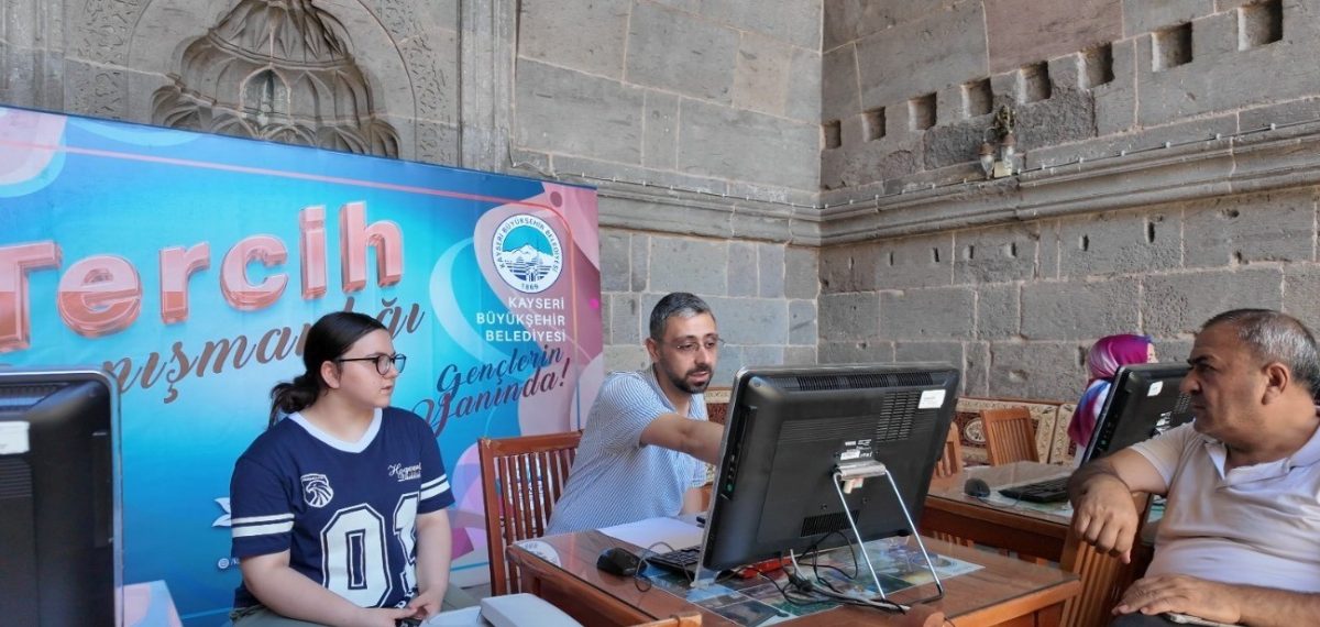 Kayseri Büyükşehir Aile Akademisi 2 bin 657 öğrenciye ücretsiz tercih danışmanlığı sağladı