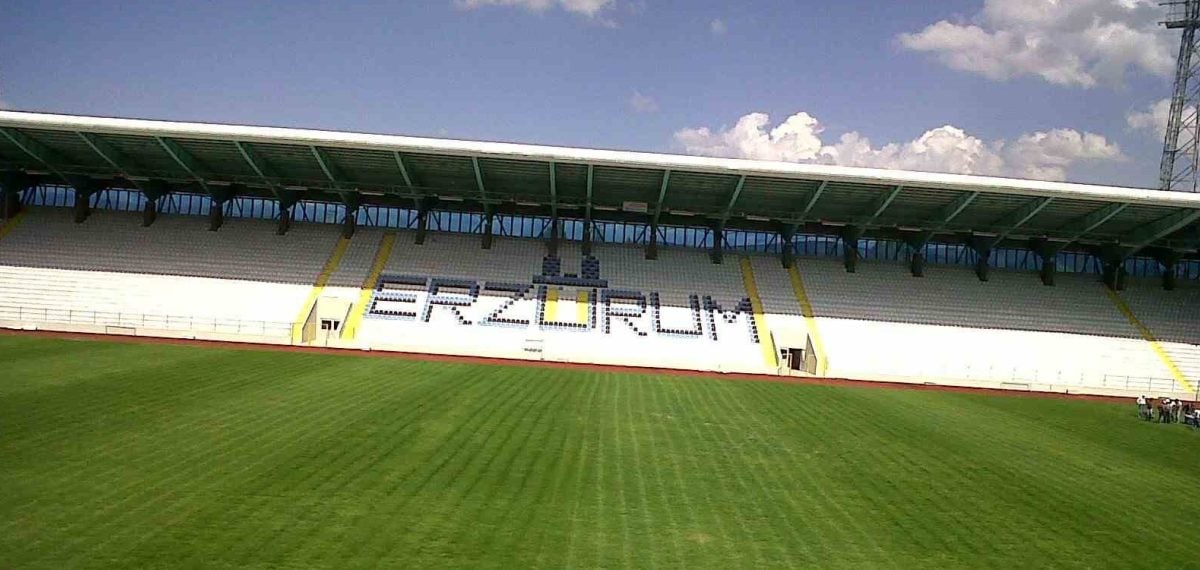 Kazım Karabekir Stadı yeniden tam kapasiteyle hizmete açıldı