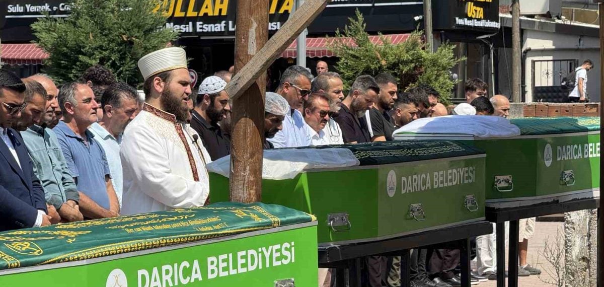 Kocaeli’de denizde ölü bulunan üç kardeşin cenazesi defnedildi