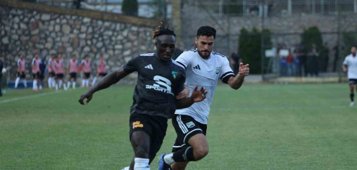 Kocaelispor ile Zed FC hazırlık maçında 1-1 berabere kaldı