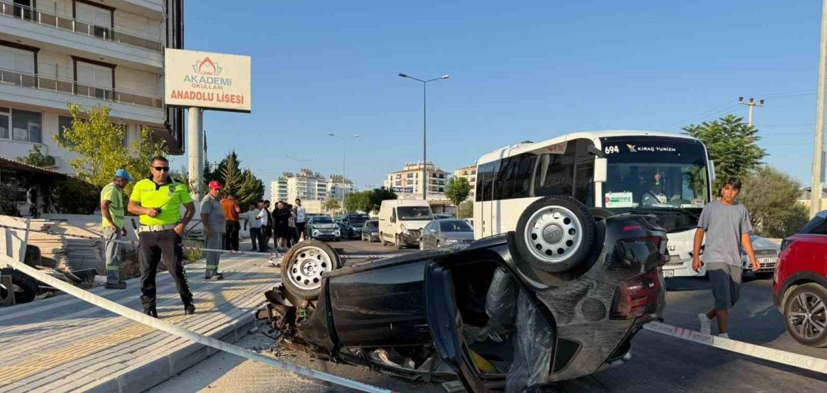 Kontrolden çıkan otomobil refüjdeki ağaca çarpıp takla attı, 2 yaralı