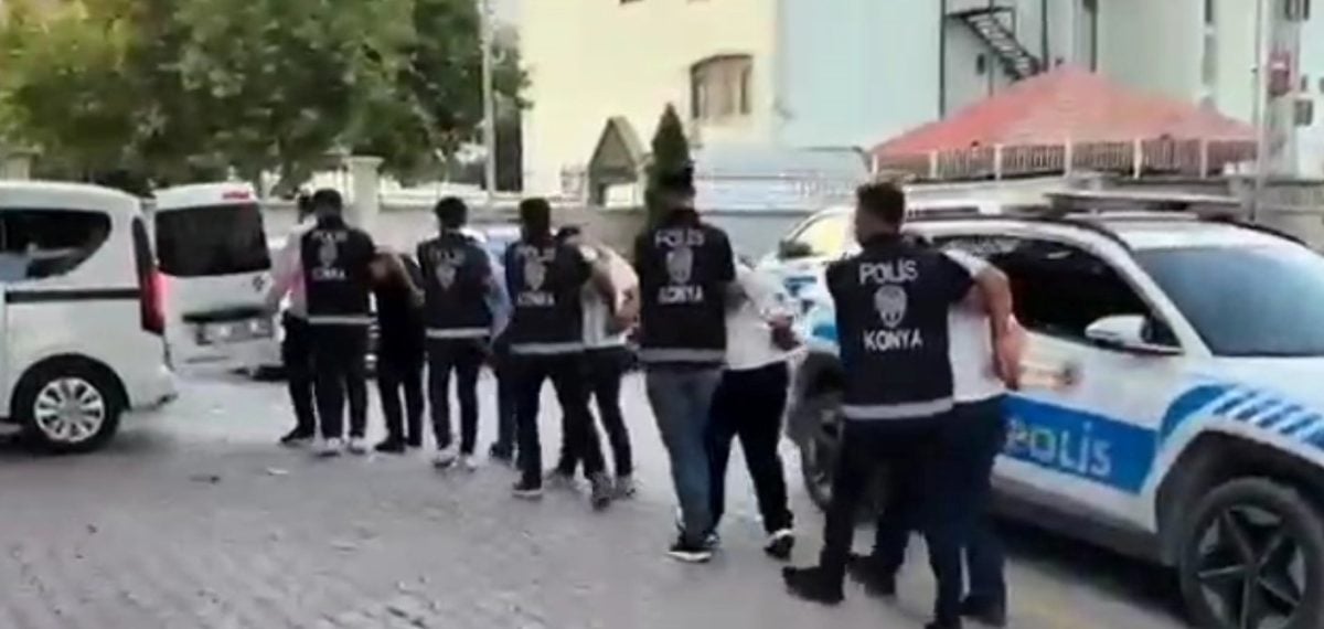 Konya’da park halindeki kamyonetten 450 bin TL ve 50 gram altın çalındı, 5 kişi tutuklandı