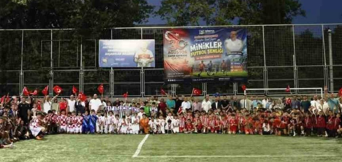 Körfez’de 300 minik sporcu 30 Ağustos futbol şenliğinde kupa ve madalya aldı