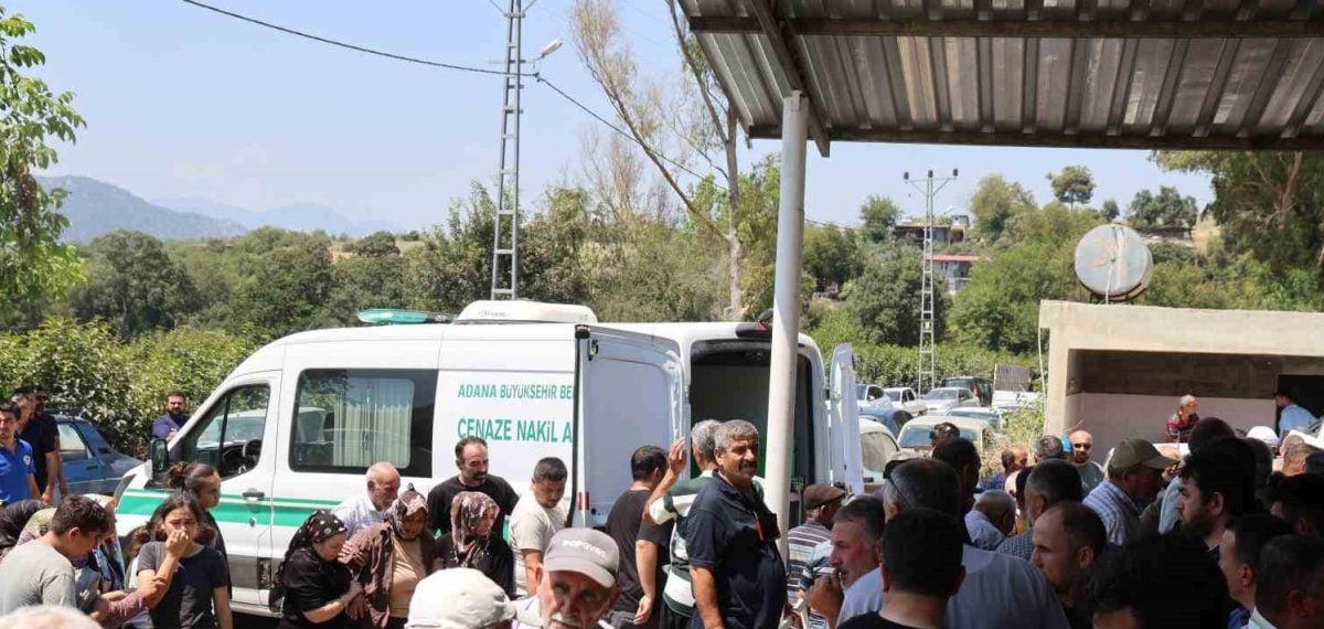 Kozan’da traktör devrildi: Muhtar Mustafa Aköz hayatını kaybetti