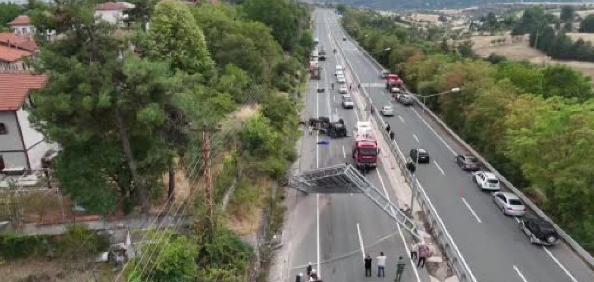 Kurtarıcı çekici kontrolden çıktı: çekici ve motosiklet sürücüsü yaşamını yitirdi