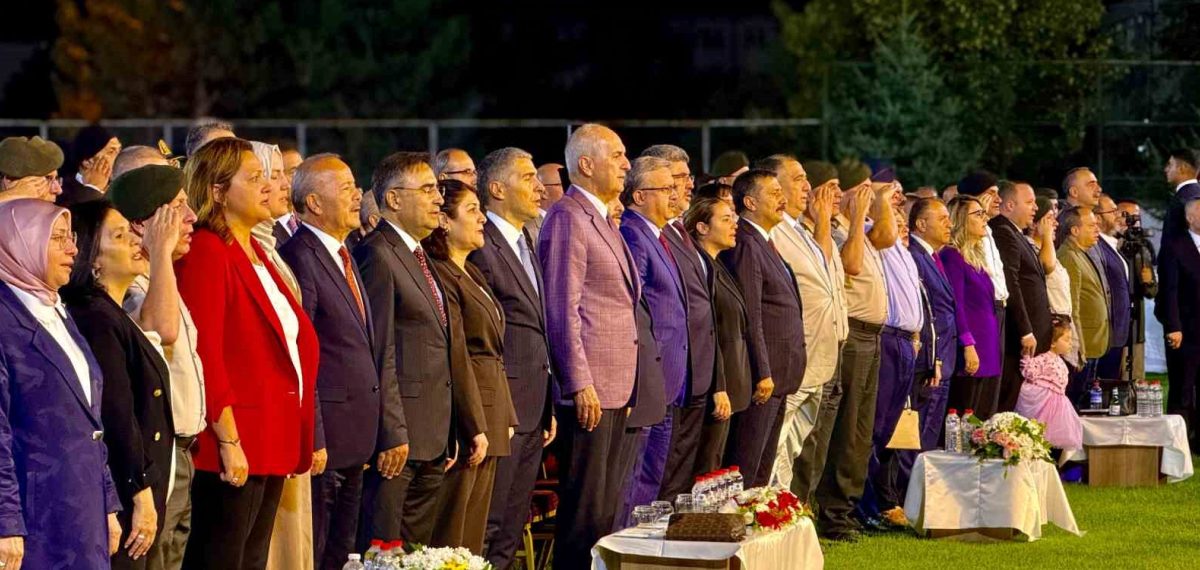 Kurtulmuş: Cumhuriyetin ilk 50 yılı teröre heba oldu, yeni yol kardeşliktir